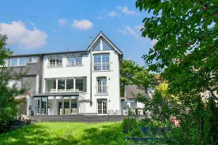 Haus zum Kaufen in Essen Bergerhausen 1.150.000,00 € 238 m² - Essen / Bergerhausen