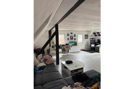 grosse und Helle 3 zimmer Wohnung in zentrum Steinwiesen