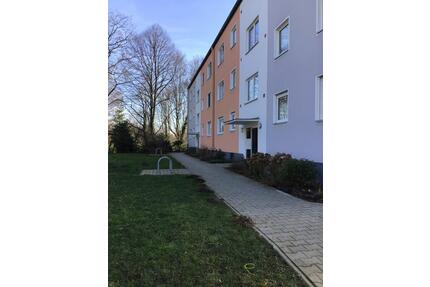 Frisch renovierte 2-Zimmer-Wohnung mit Balkon - Duisburg Hamborn