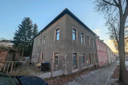 Einfamilienhaus in Auerbach - 45.000,00&nbsp;EUR Kaufpreis, ca.&nbsp; 150,00&nbsp;m&sup2; in Auerbach/Vogtland (PLZ: 08209)