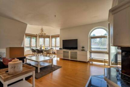 Wohnung mit Kamin, Loggia, Balkon & Tiefgaragen-Stellplatz - Hamburg Wellingsbüttel