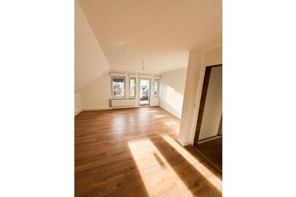 Neuer Glanz nach Sanierung: Modernisierte und lichtdurchflutete Wohnung - Olpe