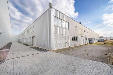 Halle in Neuwied 12.800,00 € 2097 m²