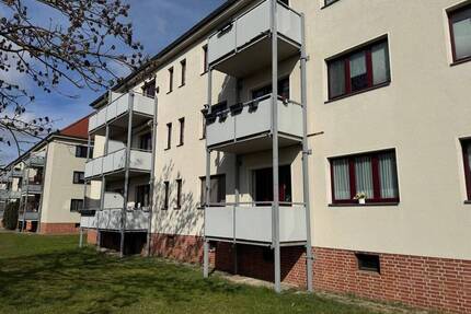 Schöne helle 3-Zimmerwohnung mit Einbauküche - Magdeburg Neue Neustadt