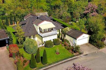 Haus zum Kaufen in Eisenberg 590.000,00 € 230.26 m²