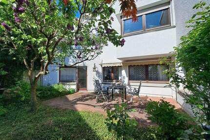 Wohnen mit Ausblick: Großzügige 4,5-Zimmer-Oase am Fuße der Wangener Höhe - Stuttgart