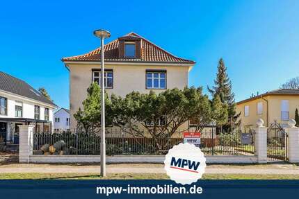 Haus zum Kaufen in Berlin 690.000,00 € 220 m²