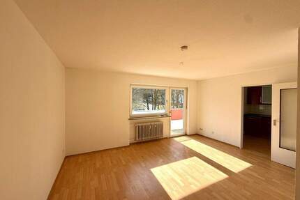 Attraktive 1,5-Zimmer-Wohnung mit großem Südbalkon in Königswiesen - Regensburg Großprüfening-Dechbetten-Königswiesen