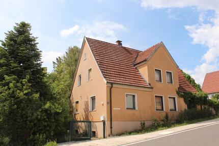 Freistehendes Einfamilienhaus mit Einliegerwohnung - Oerlenbach