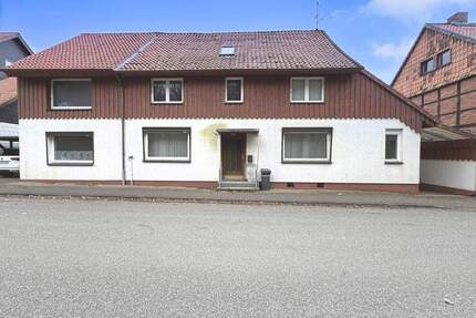 freistehendes Zweifamilienhaus in der Nähe von Seesen, in ruhiger Lage von Bornhausen