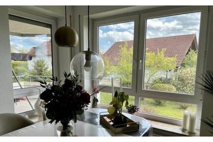 Sonnige Wohnung mit Balkon, Einbauküche,Tiefgarage, HausmeisterS. - Herbrechtingen