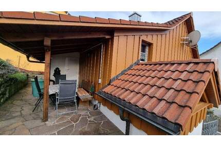 Wohnen mit kurzer Distanz zur Schweiz und solider Substanz - Lottstetten