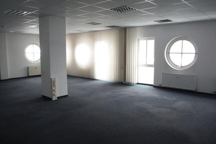 Büro oder Praxisraum - 1.280,00&nbsp;EUR Kaltmiete, ca.&nbsp; 8,00&nbsp;m&sup2; in Backnang (PLZ: 71522)