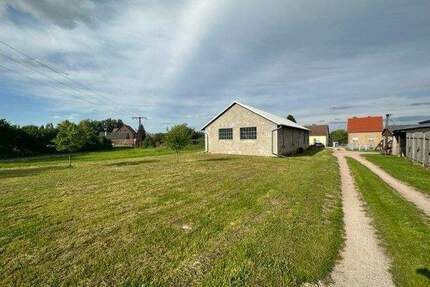 +++ Großes Grundstück mit Gewerbehalle in Poserna +++ - Lützen