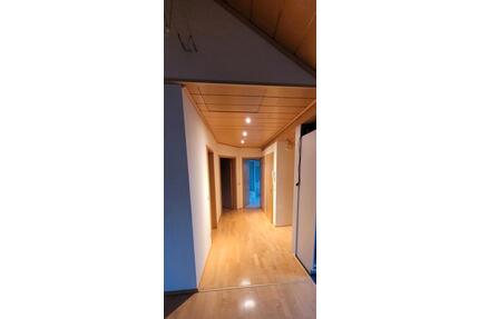 helle Dachgeschosswohnung - 766,00&nbsp;EUR Kaltmiete, ca.&nbsp; 77,00&nbsp;m&sup2; in Wetzlar (PLZ: 35586) Hermannstein