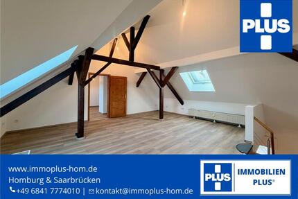 HOM-KIRRBERG; GROSSZÜGIGE UND HELLE MAISONETTEWOHNUNG MIT WINTERGARTEN UND SONNIGER TERRASSE - Homburg