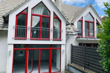 Haus zum Kaufen in Oberreifenberg 900.000,00 € 390 m²