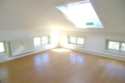 Zentrale 3-Zimmer-DG-Wohnung am BrunnenplatzWandelhalle! - Bad Pyrmont