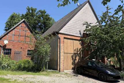 Haus zum Kaufen in Nieheim 50.000,00 € 100 m²
