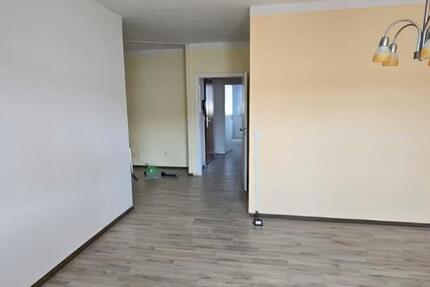 Helle 2-3 Zimmer Wohnung in Thurm-Mülsen zu vermieten