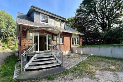Geräumiges Familienhaus mit Terrasse in Dassendorf