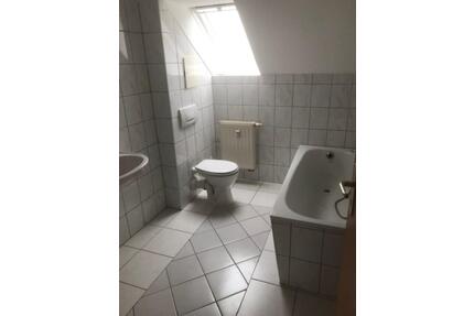 Leben auf dem Land - kleine 2 Zimmer-Dachgeschoss-Wohnung! - Pöhl