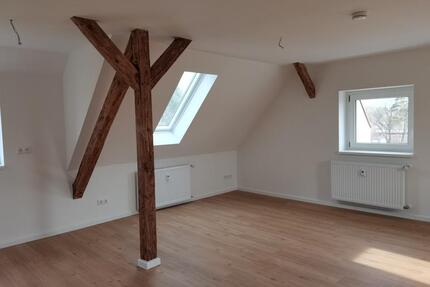 Vollsanierte 2 Zimmer-Dachgeschoß-Wohnung zum wohlfühlen - Genthin