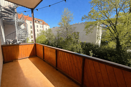 3-Raum-Altbauwohnung in Schleußig mit Parkett & Balkon - Leipzig