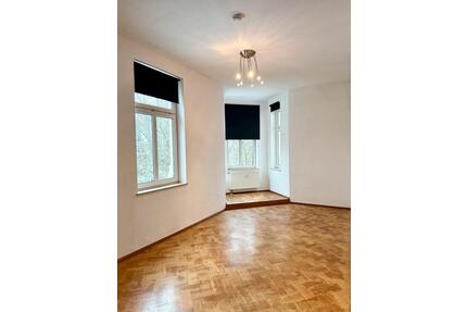 2-Raum-Wohnung mit historischem Charme & Wintergarten - Saalfeld (Saale)