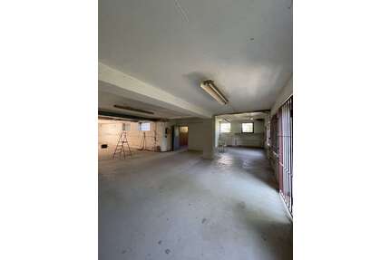 Halle in Wiesbaden 1.300,00 € 160 m²