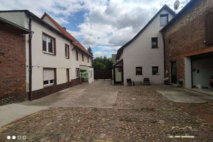 Haus zum Kaufen in Bitterfeld-Wolfen 290.000,00 € 197 m²