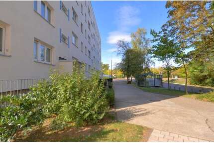 Wohnung zum Mieten in Halle 385,00 € 61.21 m²