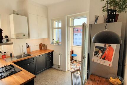S-West: 3,5-Zimmer Altbauwohnung Balkon, Loggia, EBK & Stellplatz - Stuttgart Stuttgart-West