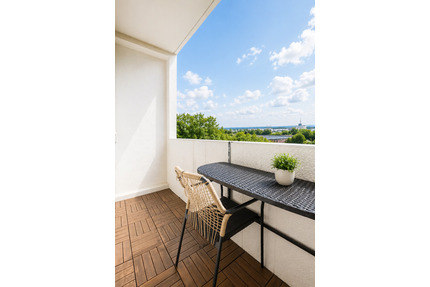 Ruhige Randlage mit unverbaubarem Blick ins Grüne 3-Raum-Wohnung, modern, mit EBK und Balkon - Meerane