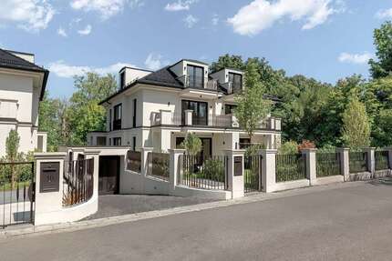 Haus zum Kaufen in Germering 1.990.000,00 € 243 m²