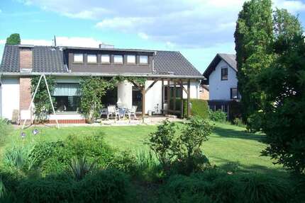 Haus zum Kaufen in Marburg-Schröck 490.000,00 € 180 m²