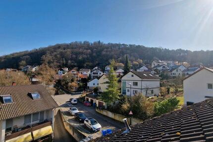 Gemütliche 2ZKB im Grünen mit Balkon, EBK und Stellplatz - Bad Dürkheim