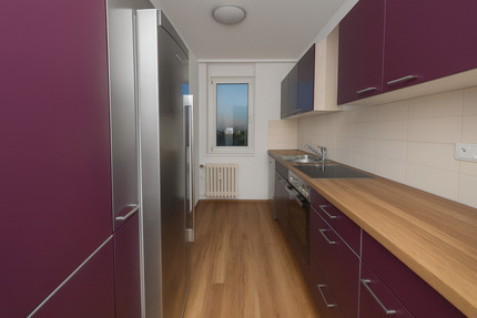 Großzügige, helle und möblierte 4-Raum-Wohnung mit Balkon und Panoramablick ins Grüne – Breitenheerda bei Rudolstadt!