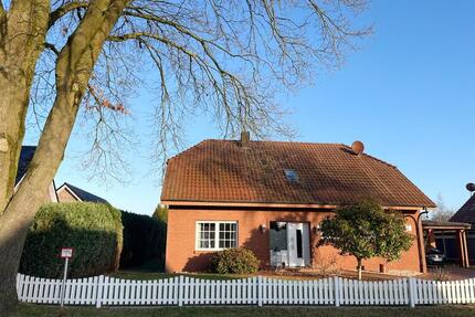 Großes Einfamilienhaus (185qm) mit 6 SZ, großem Garten und Sauna - Westoverledingen