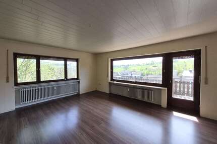 Wohnung zum Mieten in Aura 830,00 € 119 m²