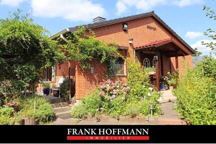 Satteldachbungalow mit Einliegerwohnung in Henstedt-Ulzburg