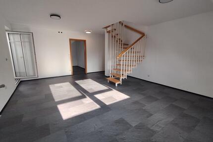 Maisonettewohnung mit Einbauküche, Terrasse und Balkon - Deggingen