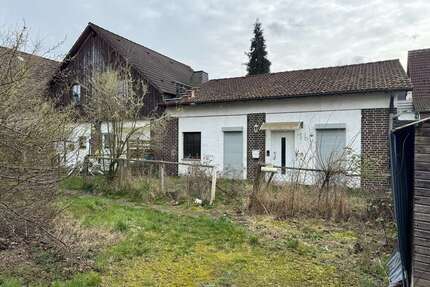 Haus zum Kaufen in Borken (Hessen) 109.000,00 € 109 m²