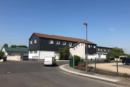 Lagerfläche Garage mit Büroraum inkl. NBK und Reinigung. - Langenfeld (Rheinland)