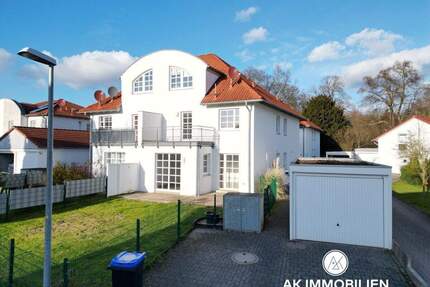 Familiengerechte Doppelhaushälfte mit Balkon, Garage und großzügigem Raumangebot in Wangelist - Hameln