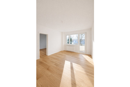 Hochwertig sanierte 2-Raumwohnung mit Fußbodenheizung & Eiche-Designboden - Neubrandenburg Datzeberg