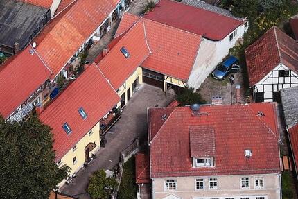 Großes Haus mit Hof , Scheune , Garagen & Garten in Questenberg - Südharz