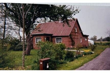 Leben auf dem Land! Schmuckes Wohnhaus mit ca. 1 Ha Weideland! - Steinau