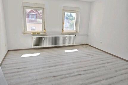 Frei: DG Wohnung in 3 Parteienhaus plus Stellplatz Garage - Wolfhagen