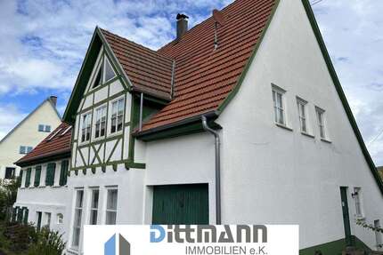 Haus zum Kaufen in Meßstetten 225.000,00 € 261 m²